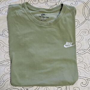 Nike Men's Sage Green Short Sleeve Tee